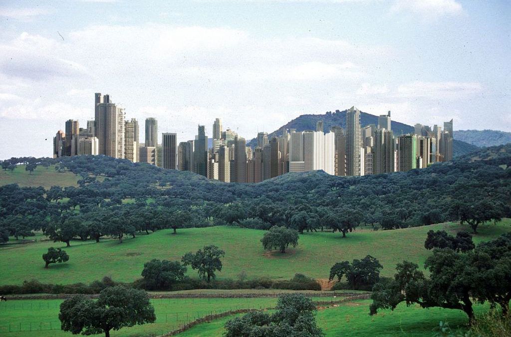 Living in super density  –  Leben in der Superdichte